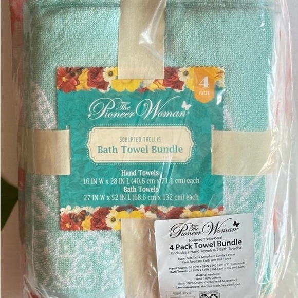 The Pioneer Woman 4 Piece Cotton Bath Towel Set, Coral Bell Orange - Picture 3 of 10